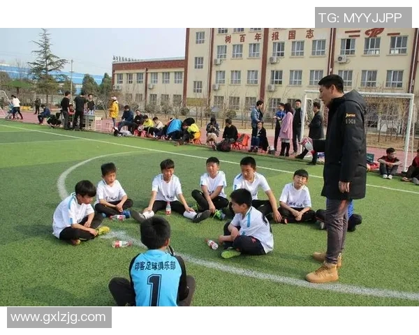 深圳年足球明星段的崛起与发展探索之路 深圳年足球明星段的崛起与发展探索之路