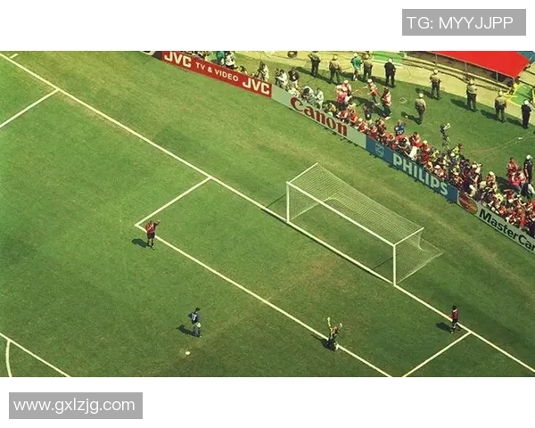 德国足球明星同框合影展现团结与荣耀的瞬间 德国足球明星同框合影展现团结与荣耀的瞬间