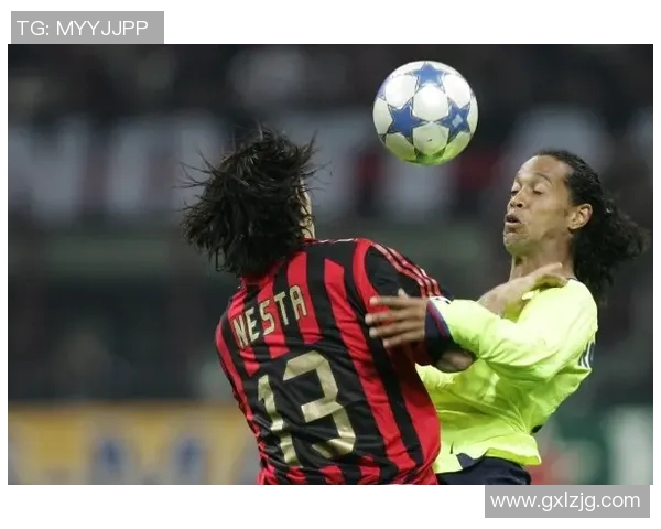 梅西足球明星壁画展现传奇风采与激情瞬间的艺术之旅 梅西足球明星壁画展现传奇风采与激情瞬间的艺术之旅